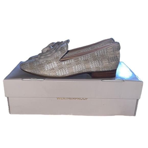 NWB Taryn Rose Woven Floral Loafers in Chalk - Picture 9 of 15